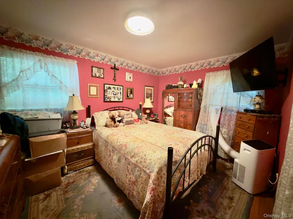 26 W Cookingham Drive Staatsburg, NY 12580
