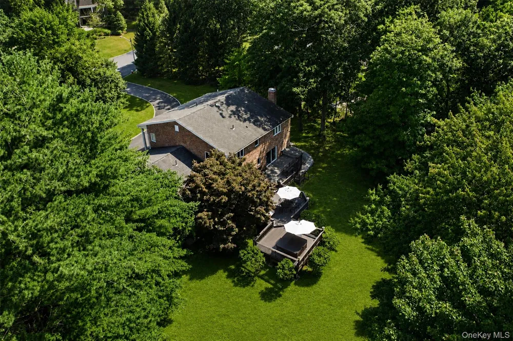 391 Pleasant Hill Drive New City, NY 10956