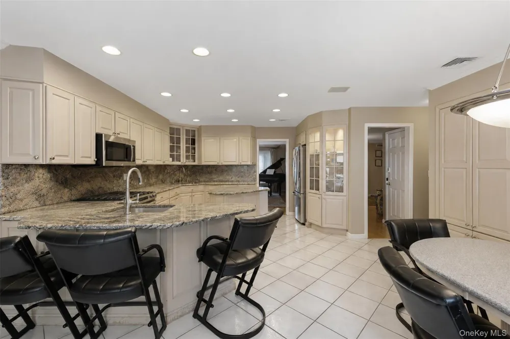 391 Pleasant Hill Drive New City, NY 10956