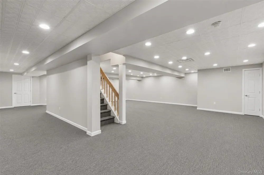391 Pleasant Hill Drive New City, NY 10956