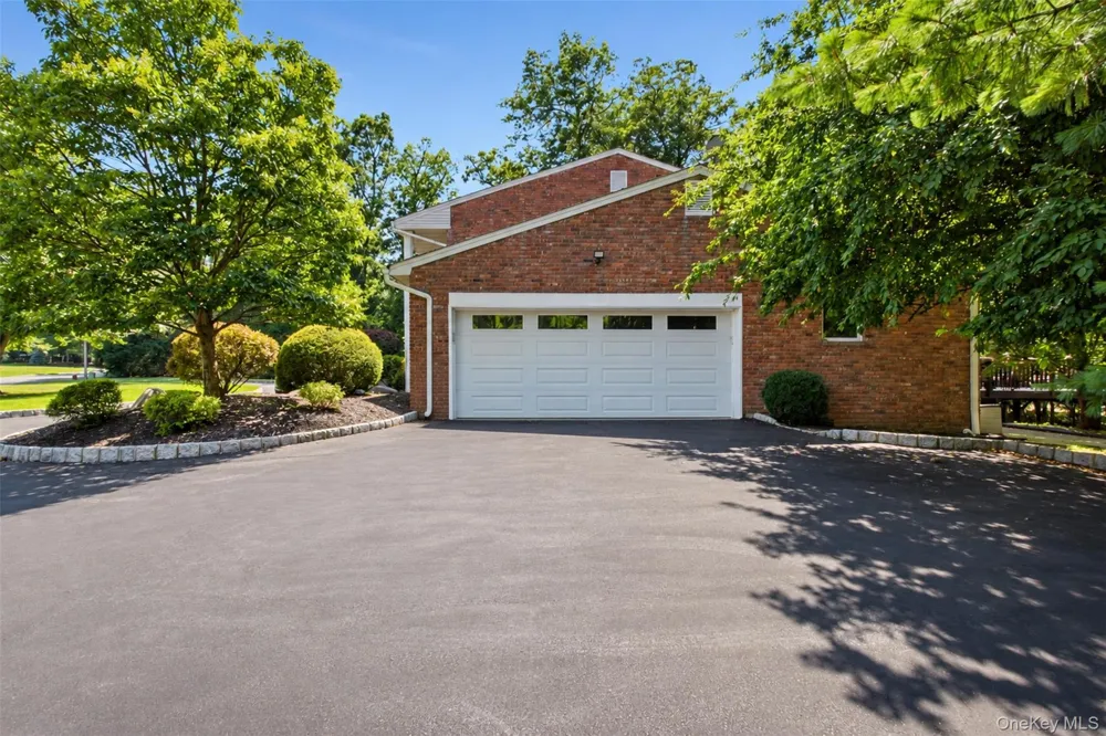391 Pleasant Hill Drive New City, NY 10956