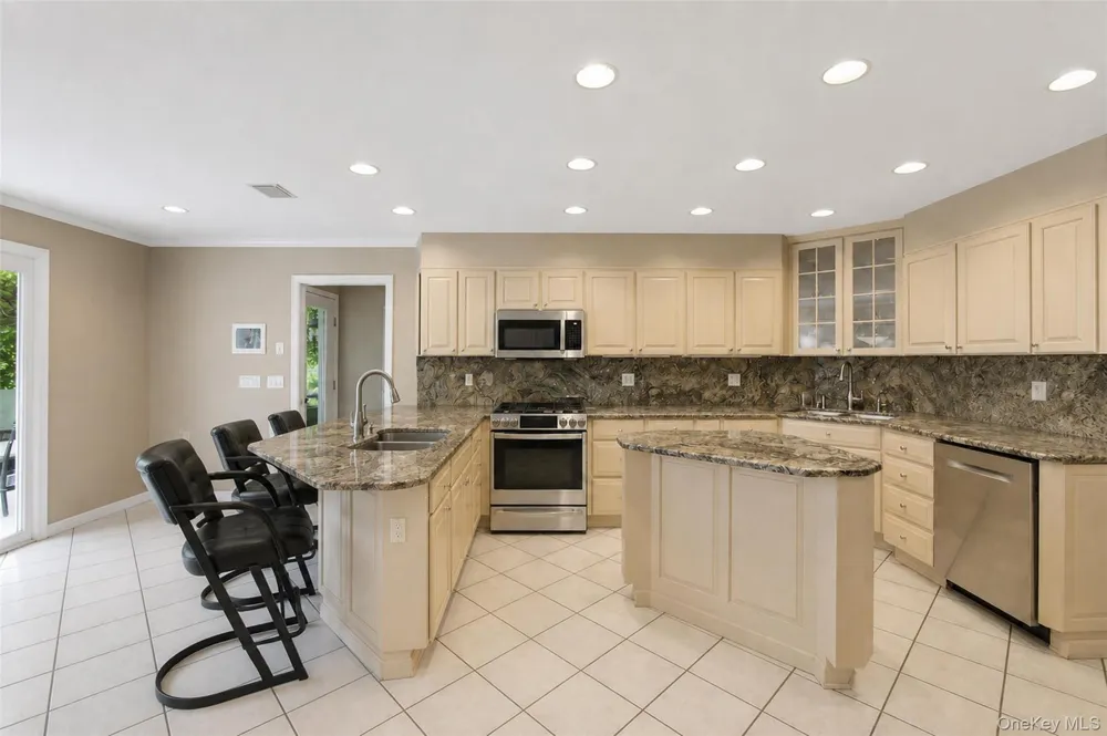 391 Pleasant Hill Drive New City, NY 10956
