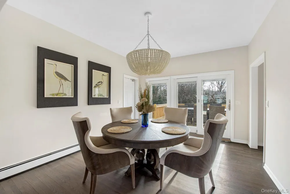 10 7th Street East Hampton, NY 11937