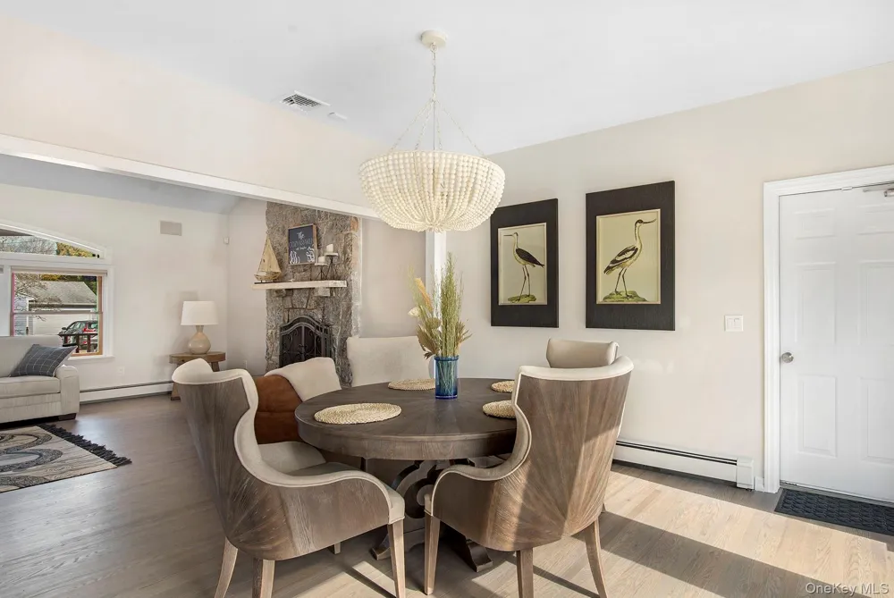 10 7th Street East Hampton, NY 11937