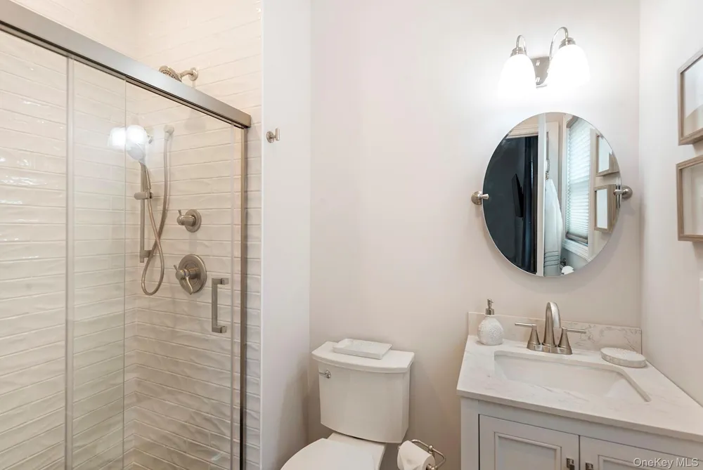10 7th Street East Hampton, NY 11937