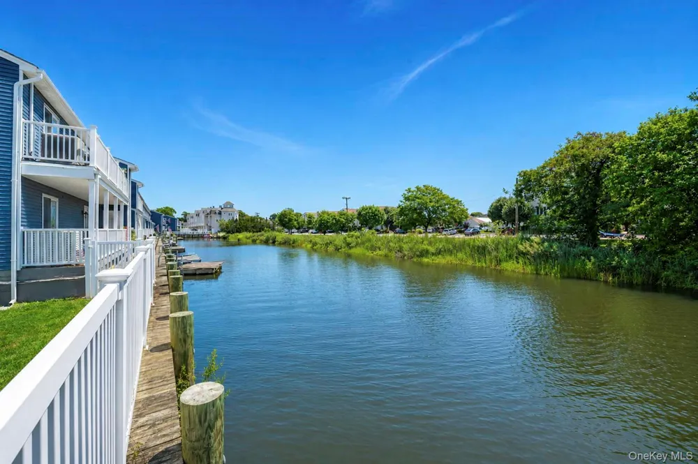 116 Westend Avenue #4 Freeport, NY 11520