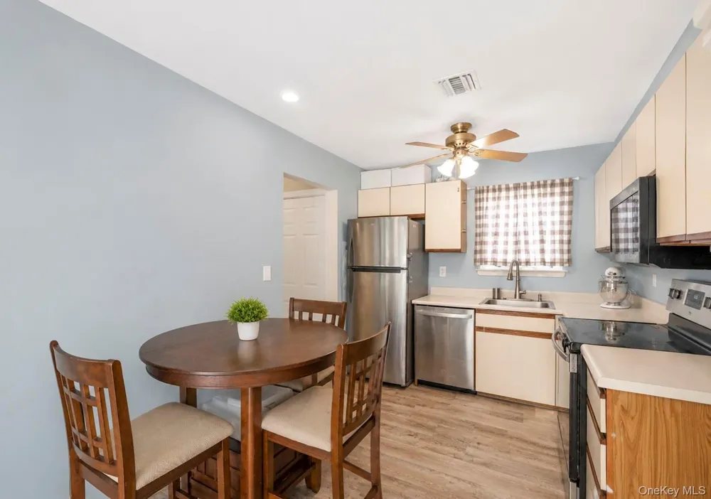 116 Westend Avenue #4 Freeport, NY 11520