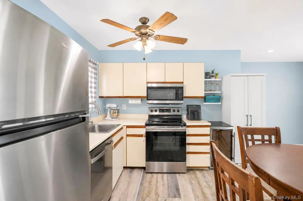 116 Westend Avenue #4 Freeport, NY 11520
