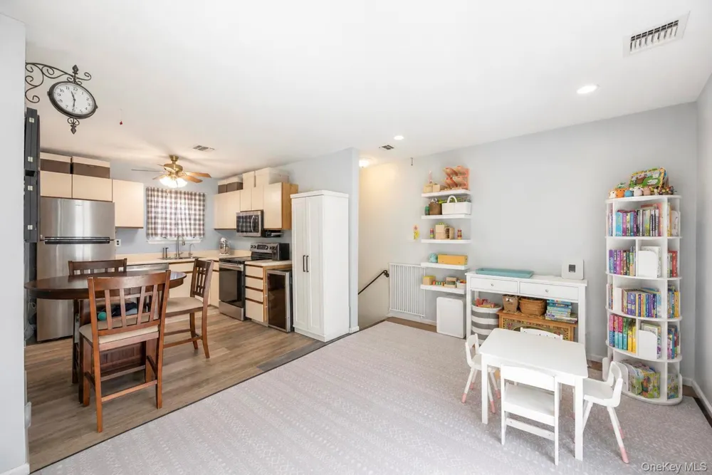 116 Westend Avenue #4 Freeport, NY 11520