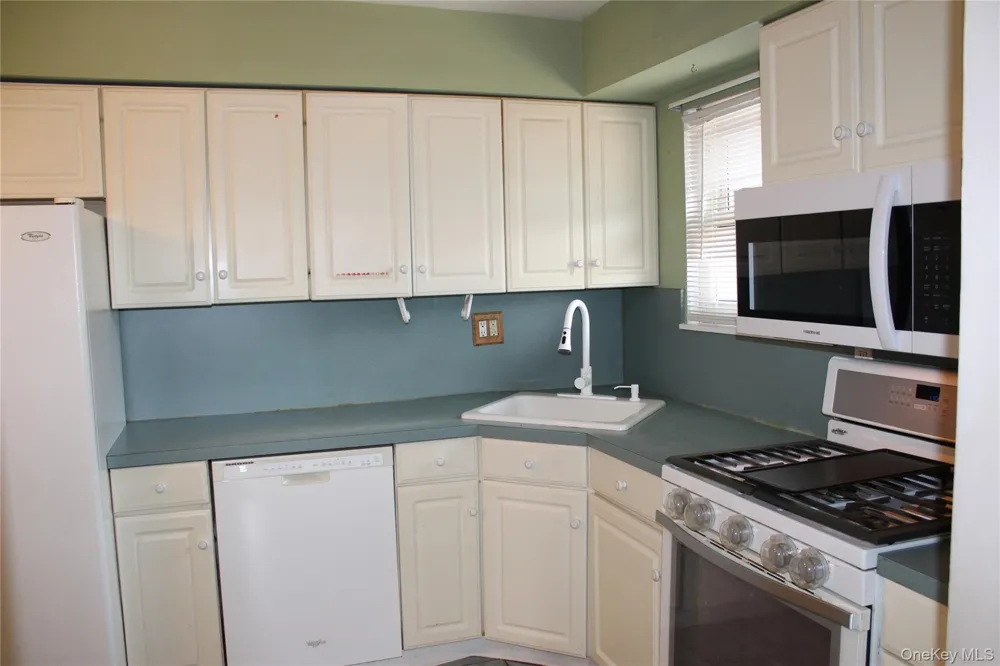 92 Lombardy Drive Shirley, NY 11967