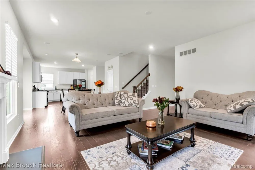 8401 Sharon Drive White Lake Charter Township, MI 48386