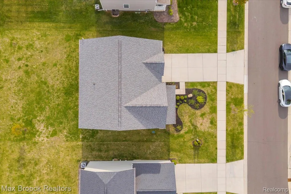 8401 Sharon Drive White Lake Charter Township, MI 48386