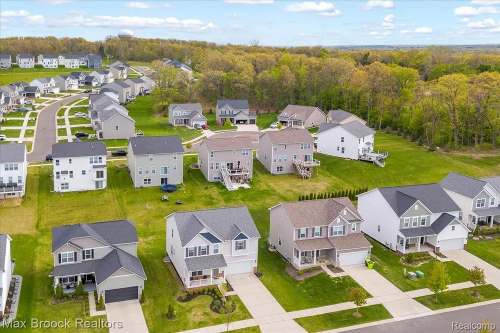 8401 Sharon Drive White Lake Charter Township, MI 48386