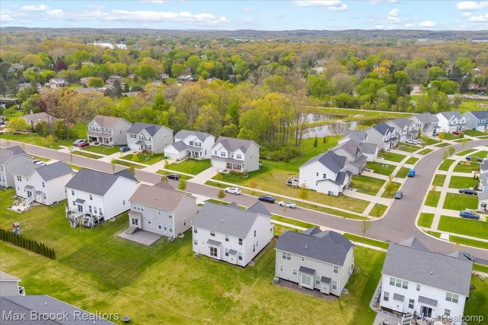 8401 Sharon Drive White Lake Charter Township, MI 48386