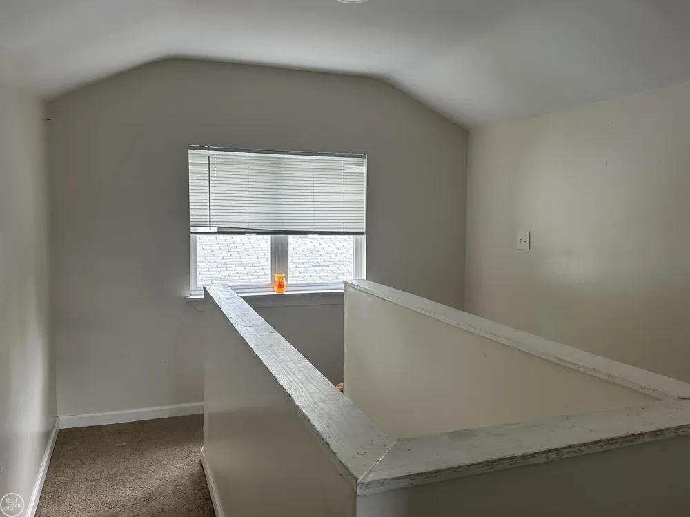 25143 Lawn Street Roseville City, MI 48066