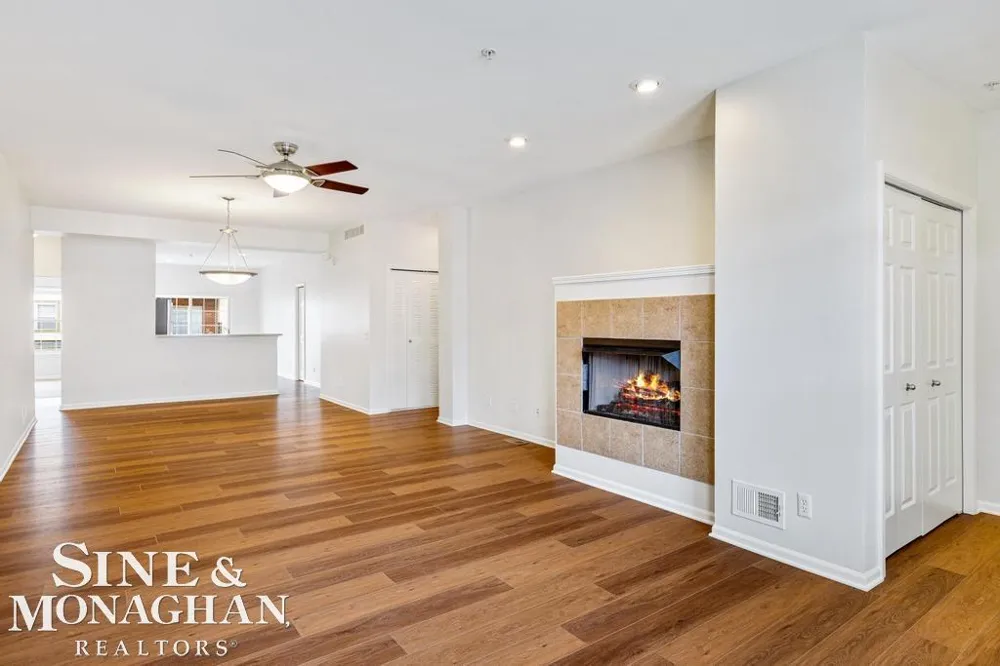 3251 Camden Drive Troy City, MI 48084