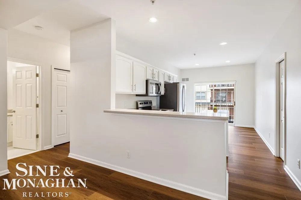 3251 Camden Drive Troy City, MI 48084