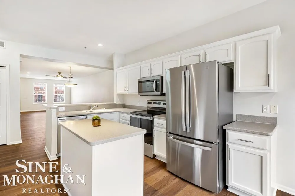 3251 Camden Drive Troy City, MI 48084