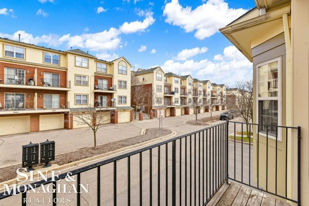 3251 Camden Drive Troy City, MI 48084