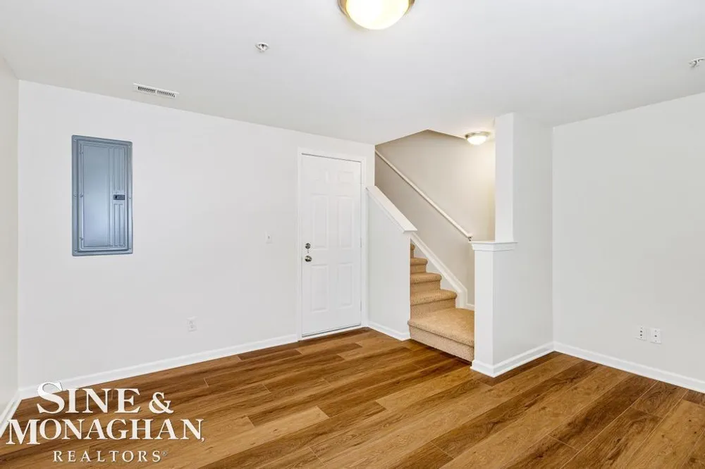 3251 Camden Drive Troy City, MI 48084