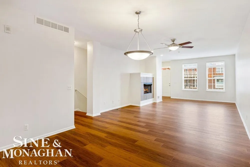 3251 Camden Drive Troy City, MI 48084