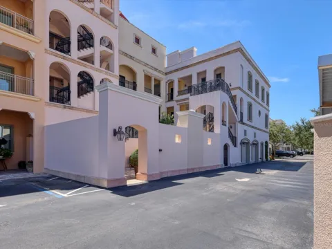 525 ORANGE AVENUE #204
