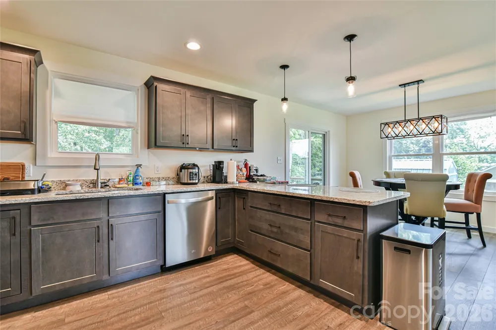 33 Ben Lippen Road Asheville, NC 28806