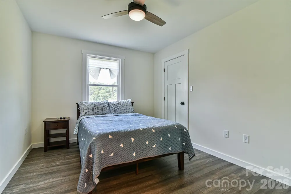 33 Ben Lippen Road Asheville, NC 28806