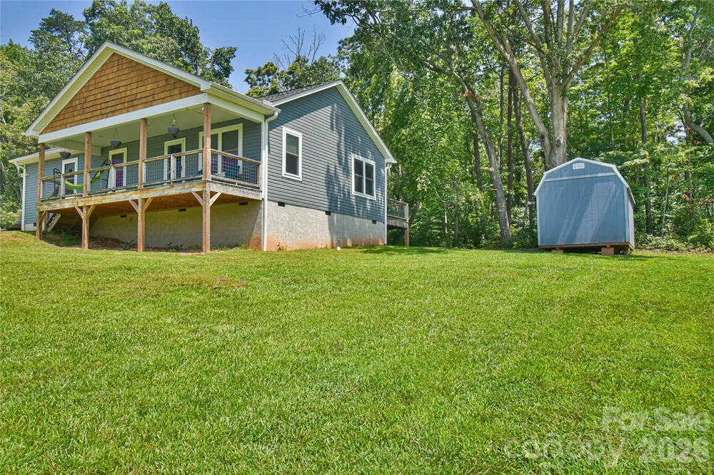 33 Ben Lippen Road Asheville, NC 28806