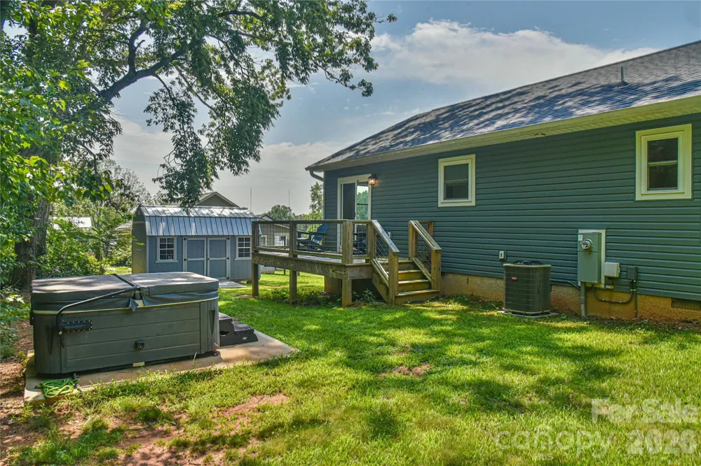 33 Ben Lippen Road Asheville, NC 28806