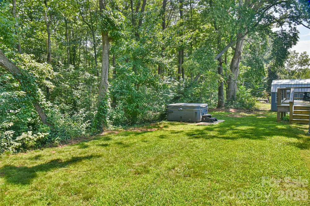 33 Ben Lippen Road Asheville, NC 28806