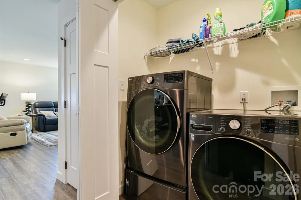 33 Ben Lippen Road Asheville, NC 28806