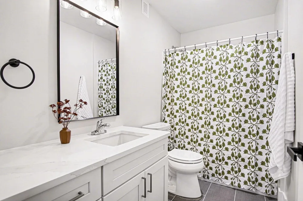 826 Fairview Avenue NE Grand Rapids, MI 49503