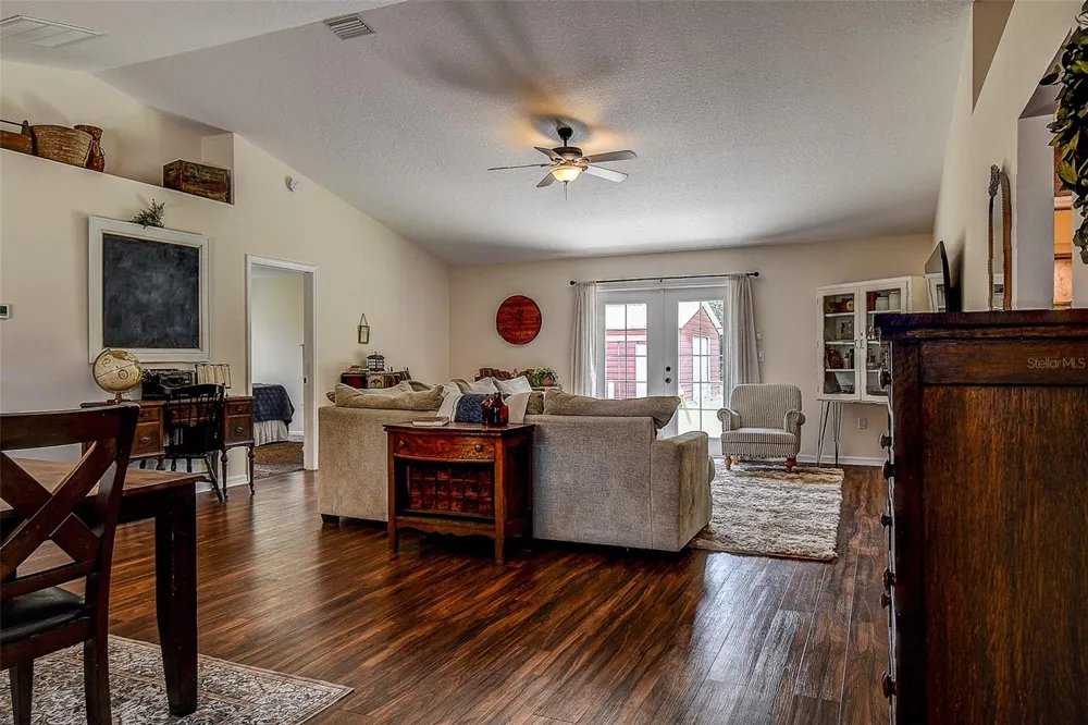 11472 PINE WARBLER AVENUE Brooksville, FL 34614