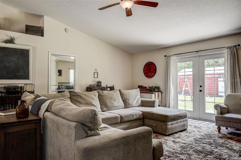 11472 PINE WARBLER AVENUE Brooksville, FL 34614