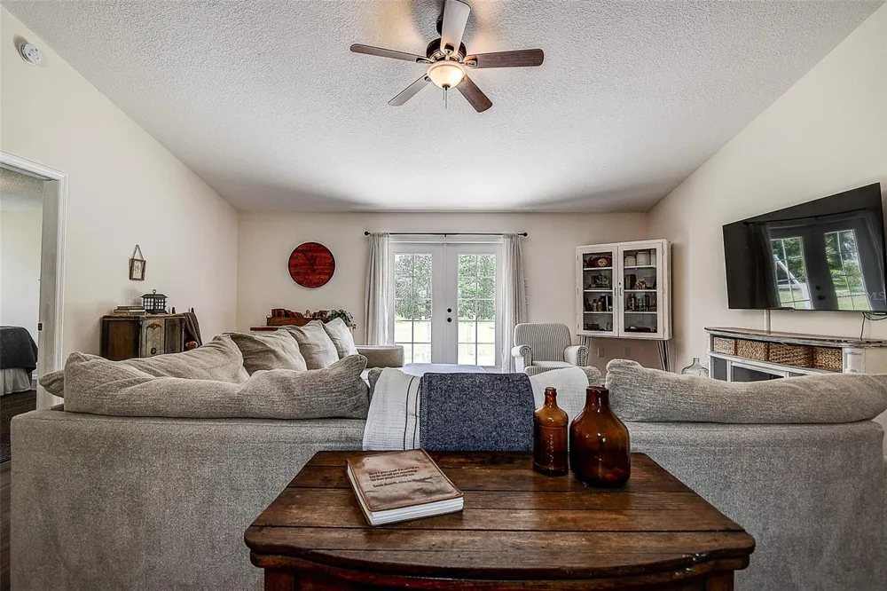 11472 PINE WARBLER AVENUE Brooksville, FL 34614