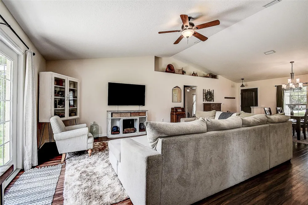 11472 PINE WARBLER AVENUE Brooksville, FL 34614
