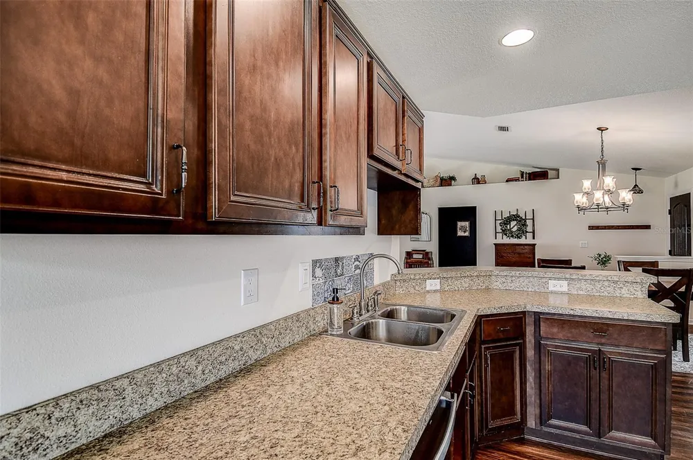 11472 PINE WARBLER AVENUE Brooksville, FL 34614