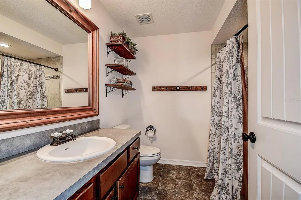 11472 PINE WARBLER AVENUE Brooksville, FL 34614