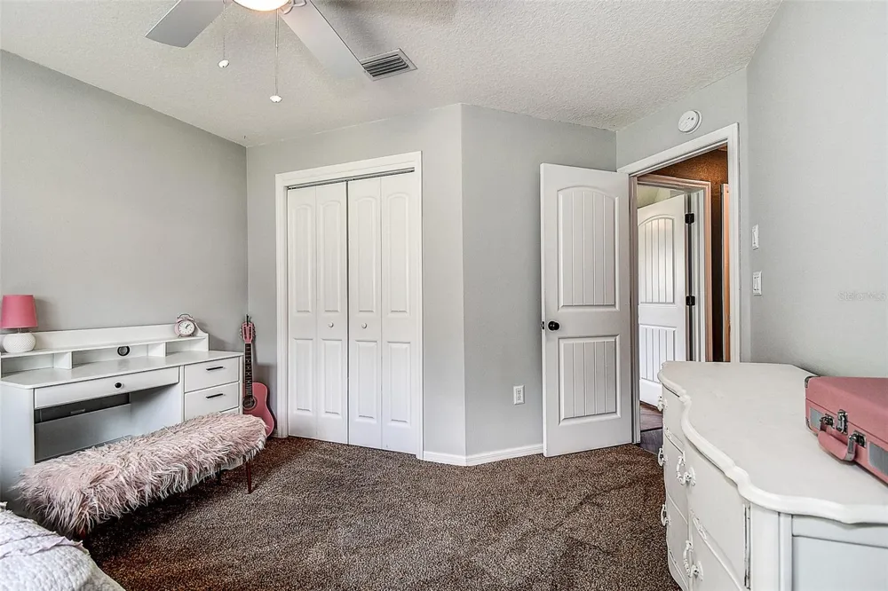 11472 PINE WARBLER AVENUE Brooksville, FL 34614