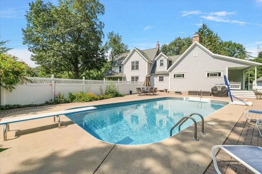 2519 W John Beers Road Stevensville Village, MI 49127