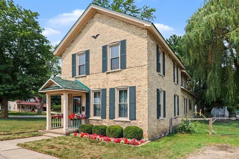 136 W Church Avenue