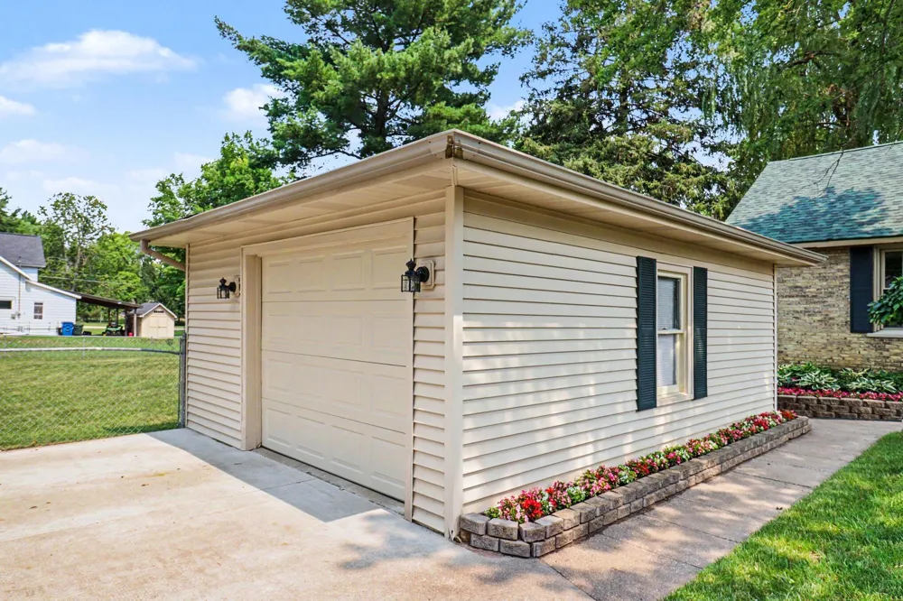 136 W Church Avenue Reed City City, MI 49677