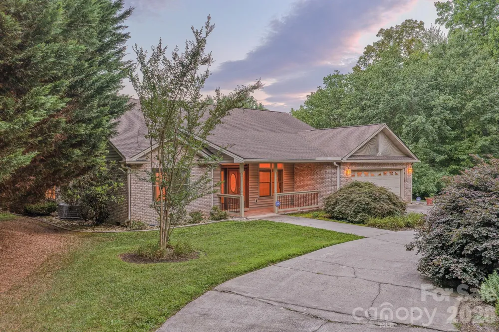 5 Kari Circle Candler, NC 28715