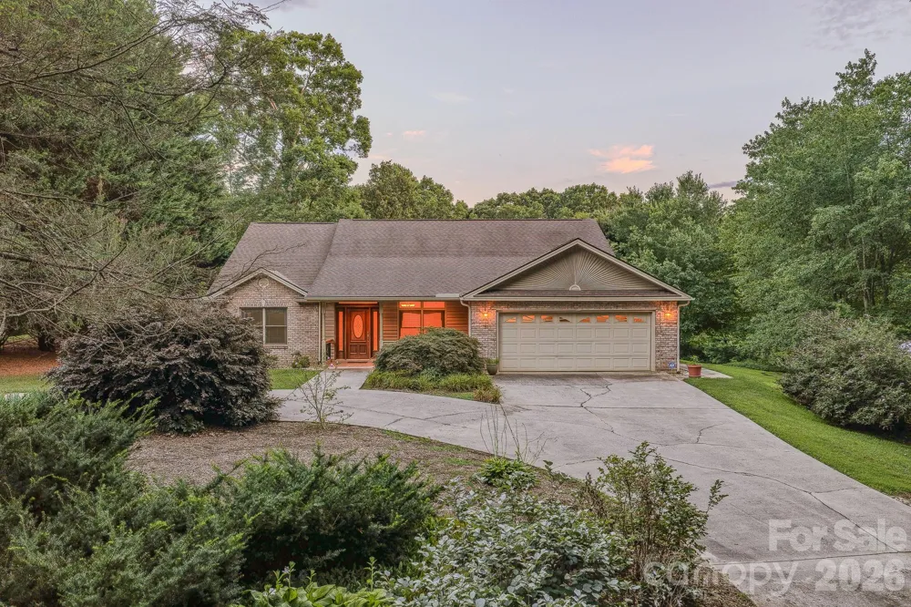 5 Kari Circle Candler, NC 28715