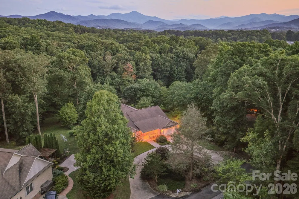 5 Kari Circle Candler, NC 28715