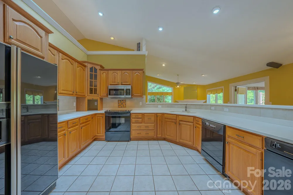 5 Kari Circle Candler, NC 28715