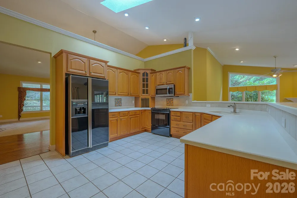 5 Kari Circle Candler, NC 28715
