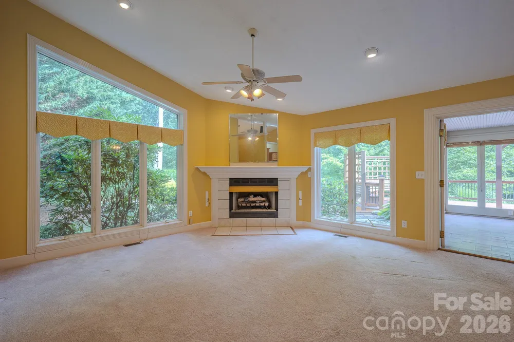 5 Kari Circle Candler, NC 28715