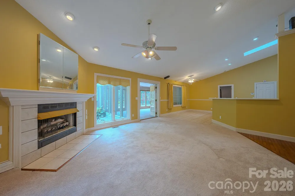 5 Kari Circle Candler, NC 28715